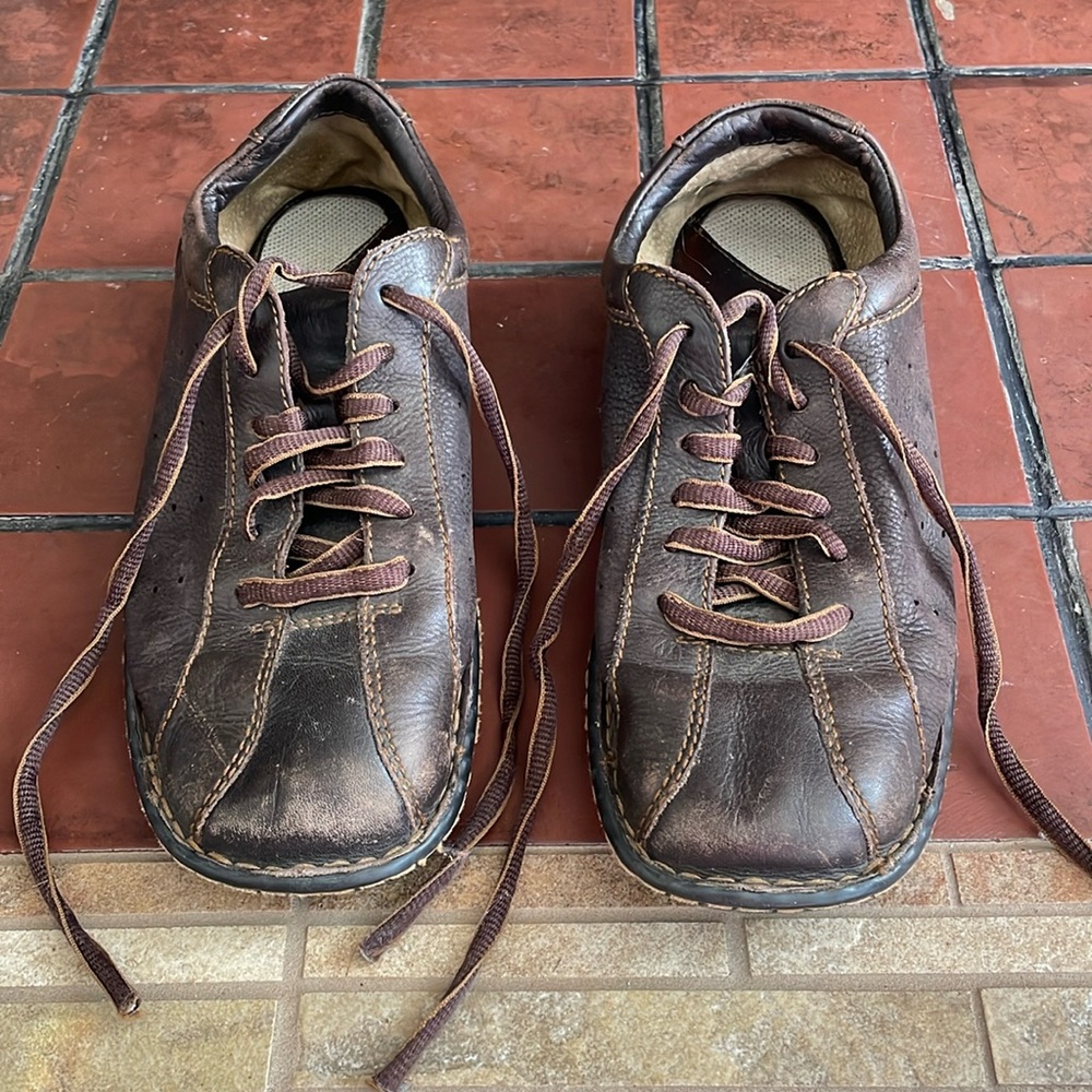 Born | Women’s Leather Oxford Lace Up Comfort Shoes | Color: Brown | Size:9